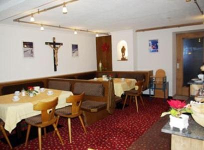 Alpenhof Pension-Garni Наудерс Экстерьер фото