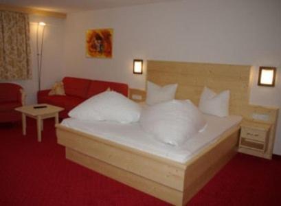 Alpenhof Pension-Garni Наудерс Экстерьер фото